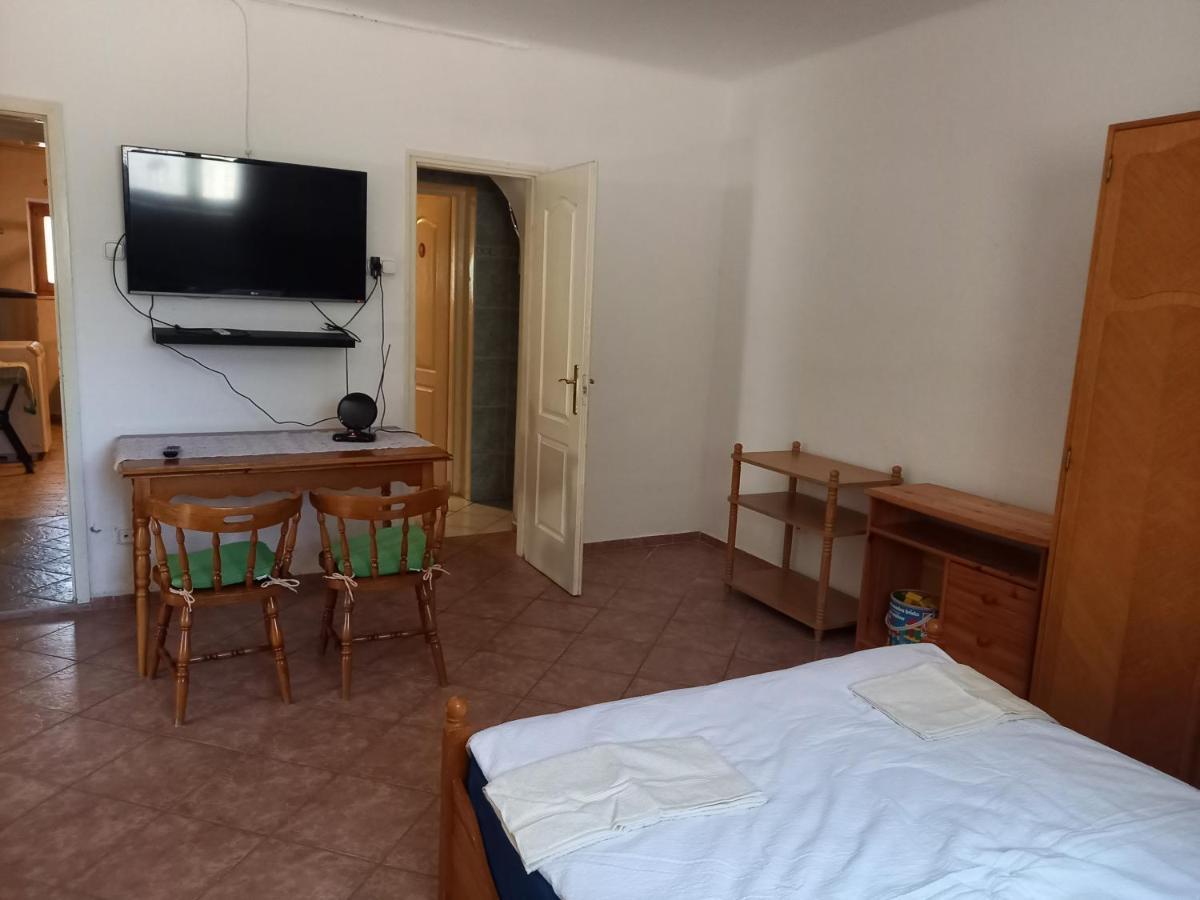 Flamingo Apartman Sopron Exterior photo