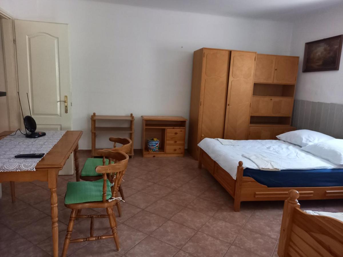Flamingo Apartman Sopron Exterior photo